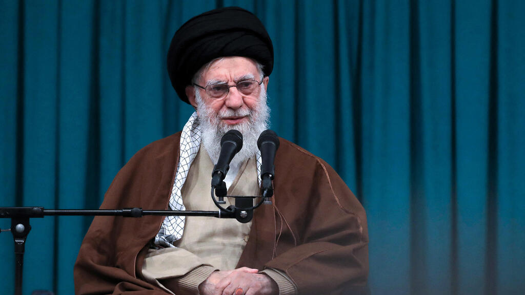 Iran's Supreme Leader Ali Khamenei (Photo: AFP PHOTO / HO / KHAMENEI.IR) עלי ח'אמנאי בנאום בטהרן