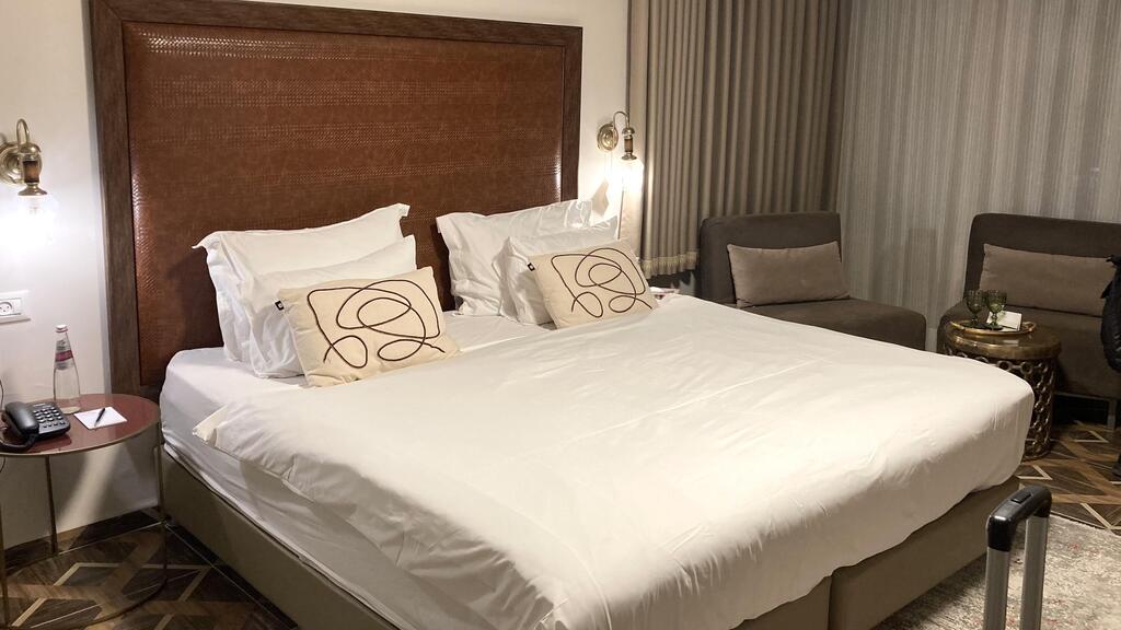 Erna Hotel (Photo: Buzzy Gordon) Photo: Buzzy Gordon