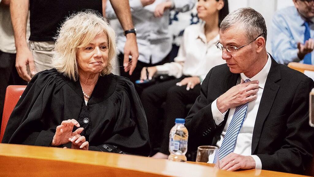 לוין ובהרב מיארה באירוע הפרישה של מ"מ נשיא העליון, השופט פוגלמן (צילום: שלו שלום) יריב לוין וגלי בהרב-מיארה