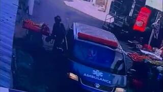 תיעוד: מסתערבים יורדים מאמבולנס במחנה בלאטה בשכם