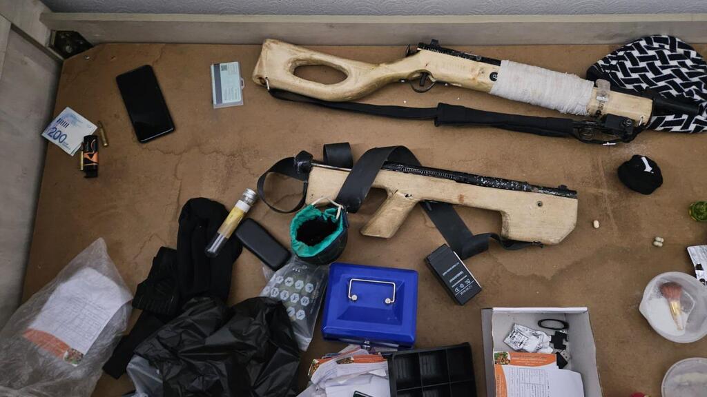 IDF confiscates weapons in the Jordan Valley (Photo: IDF) פעילות כוחות ביטחון בחטיבת הבקעה והעמקים - כלי נשק ומטענים שהוחרמו