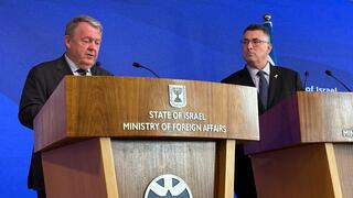 Danish Foreign Minister Lars Rasmussen (left) with Israeli Foreign Minister Gideon Sa'ar