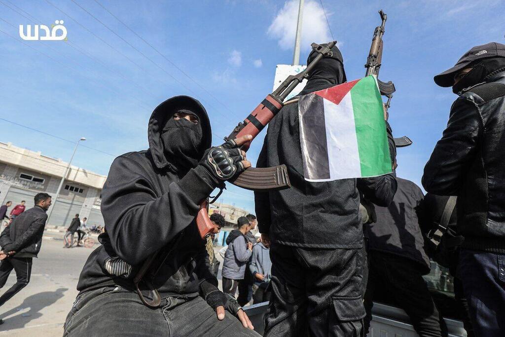 Armed Hamas terrorists on the streets of Gaza מחבלי חמאס מתפרסים ברחובות רצועת עזה לאחר נסיגת צה"ל