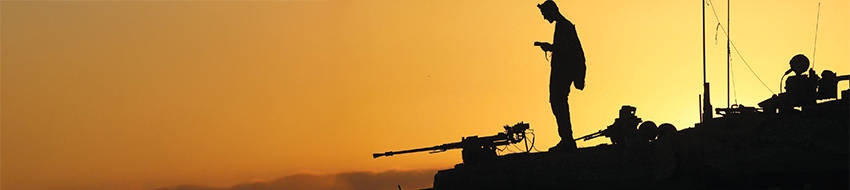 לוחם דתי מתפלל