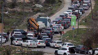 פקקים בגדה, יהודה ושומרון בגלל מחסומים של צה"ל בעקבות מבצע חומת ברזל