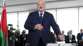 נשיא בלארוס אלכסנדר לוקשנקו מצביע ב בחירות