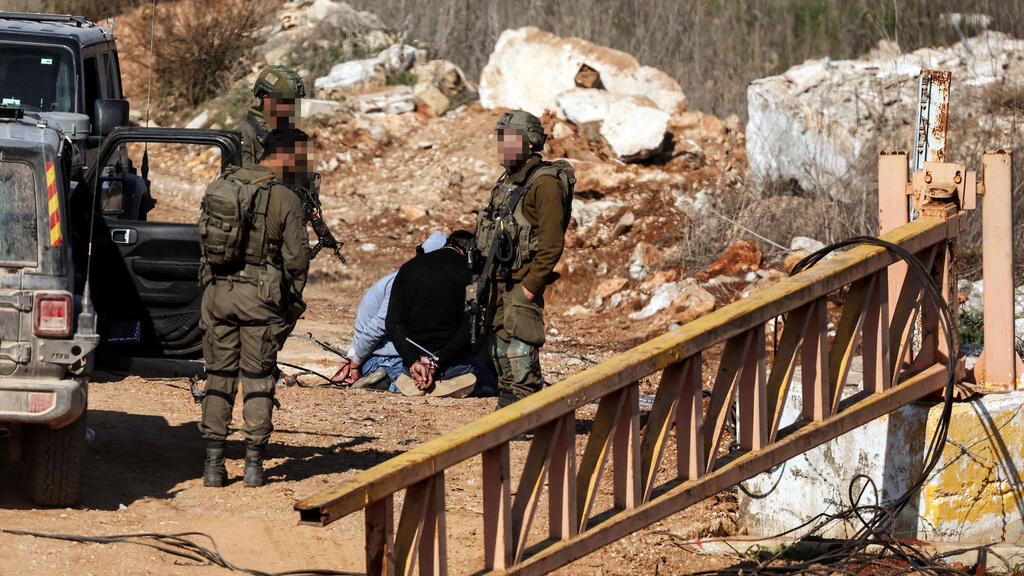 IDF forces in Lebanon (Photo: Reuters/Ronen Zvulun) גבול לבנון