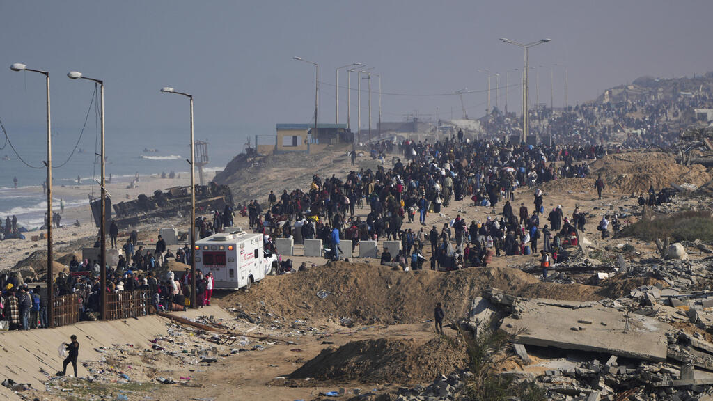 Palestinians return to northern Gaza (Photo: AP/Abdel Kareem Hana) רצועת עזה