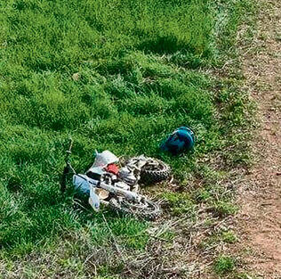 האופנוע שבראל רכב עליו אחרי התאונה | צילום: דוברות המשטרה yk14241930