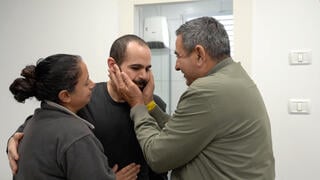 ירדן ביבס עם משפחתו בשיבא
