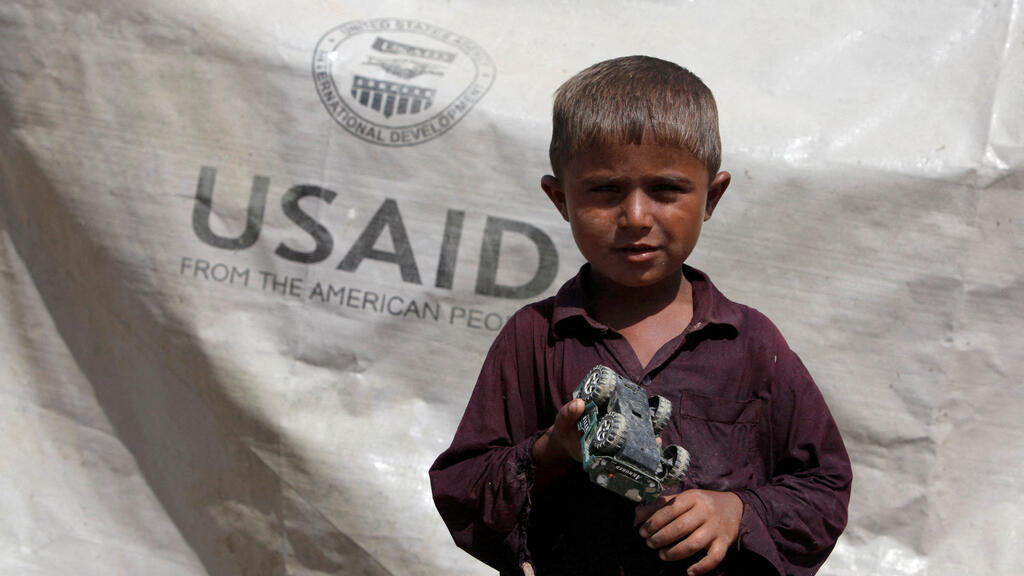 USAID (Photo: Reuters/Akhtar Soomro) הסוכנות האמריקנית לפיתוח בינלאומי USAID