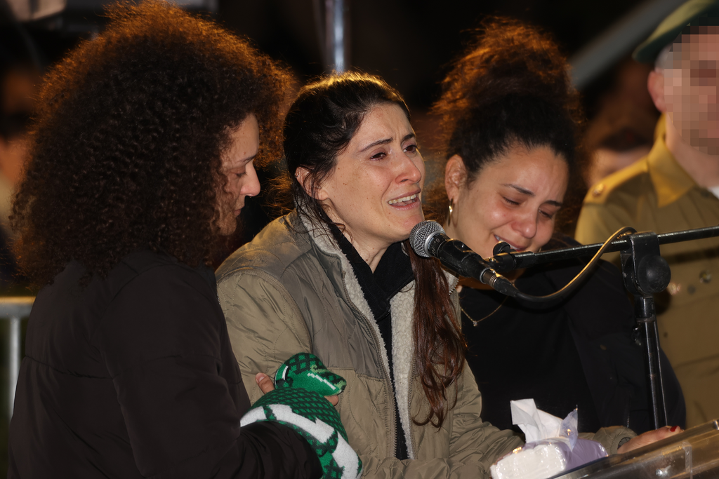 הלוויתו של עופר יונג ז"ל בקריית שאול (צילום: יריב כץ) הלוויתו של עפר יונג ז"ל בקריית שאול