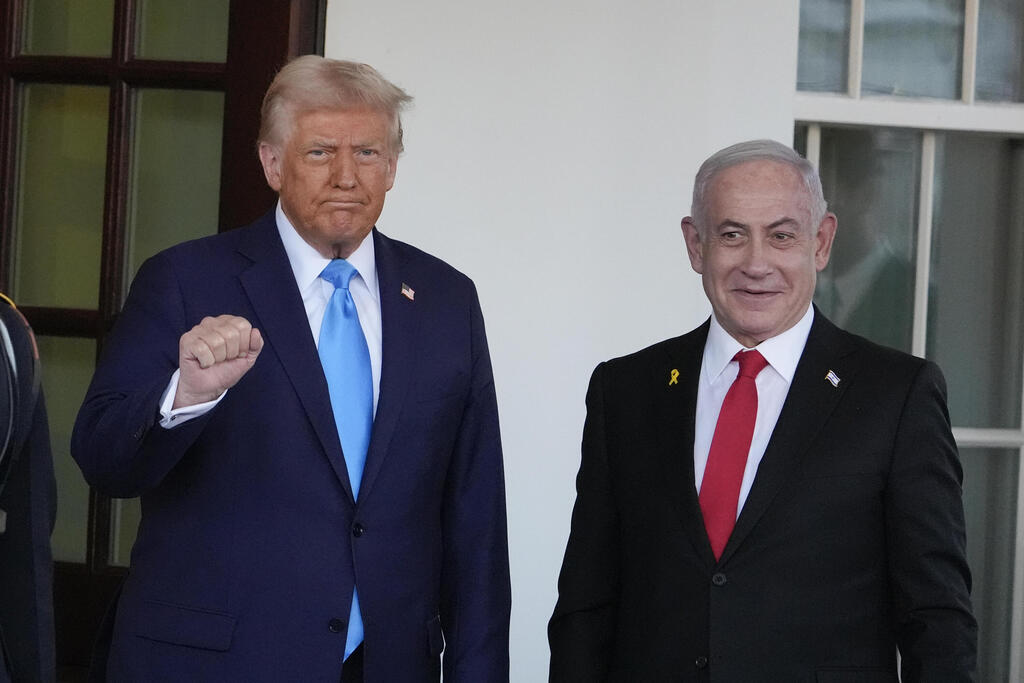 US President Donald Trump and Prime Minister Benjamin Netanyahu (Photo: AP Photo/Alex Brandon) ראש הממשלה בנימין נתניהו נפגש עם נשיא ארה"ב דונלד טראמפ בבית הלבן