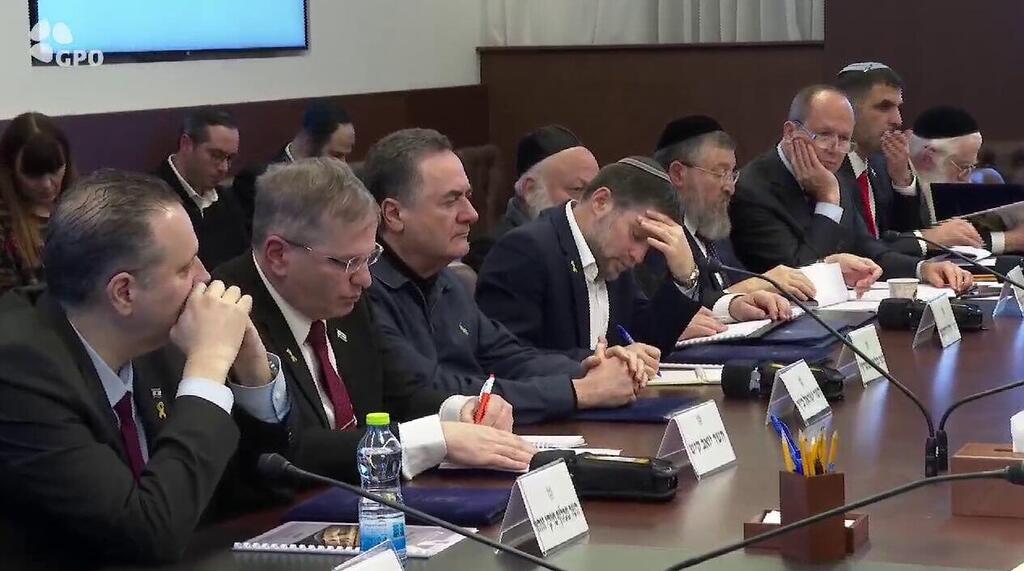ישיבת הממשלה (צילום: רועי אברהם/ לע״מ) חברי קואליציה בישיבת הממשלה 9.2