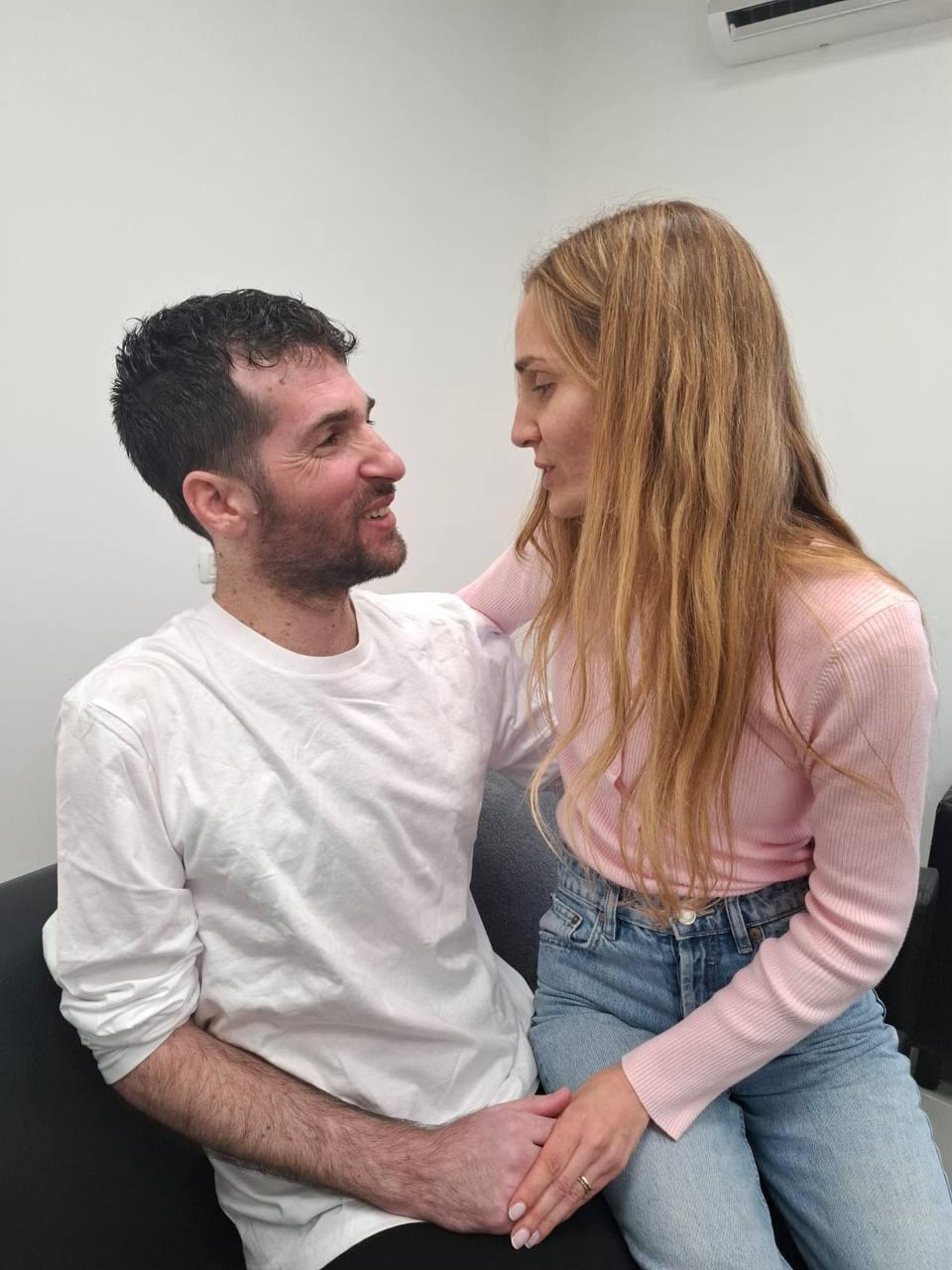 שגיא דקל-חן ואשתו אביטל נפגשים לראשונה