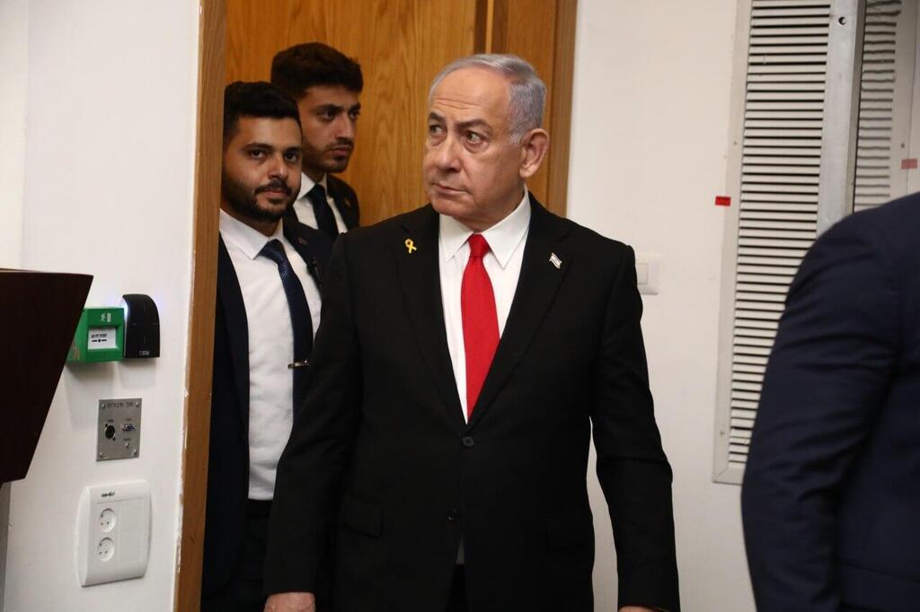צילום: גדעון מרקוביץ ראש הממשלה בנימין נתניהו נכנס לעדותו בבית המשפט המחוזי בתל אביב