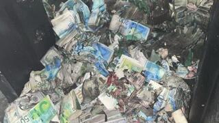 נשקים וכסף שהוחרם מ עזה מוצג בתצוגת השלל שצה