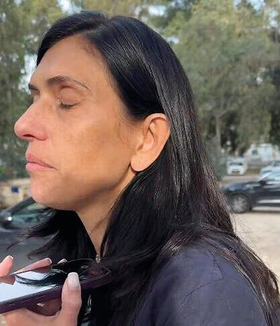 מתחילה לחזור לנשום. שלי, אימו של עומר, אחרי ההודעה על שחרורו הצפוי yk14265837