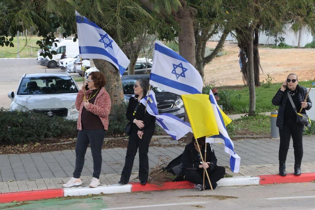 אבו כביר המכון לרופאה משפטית במהלך קבלת גופות החטופים