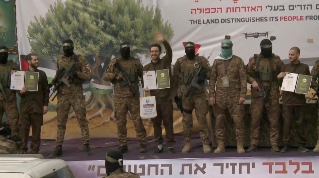 רגעי שחרור החטופים בפעימה השביעית