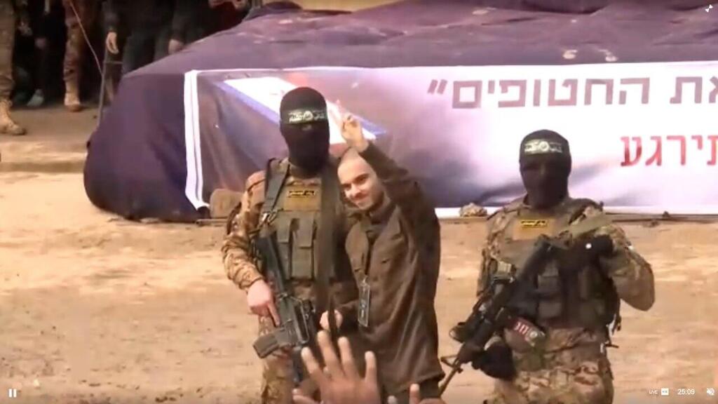 רגעי שחרור החטופים בפעימה השביעית