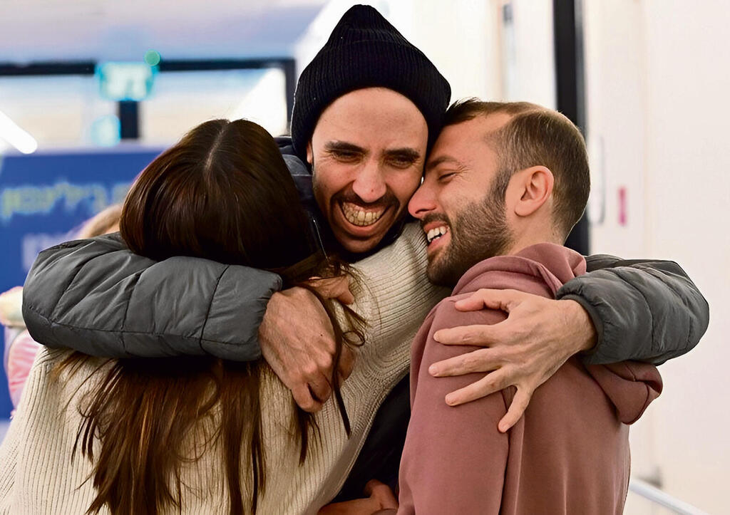 "אח שלי גיבור". חיבוק ראשון עם האח מור והאחות לי | צילום: חיים צח, לע"מ yk14269667