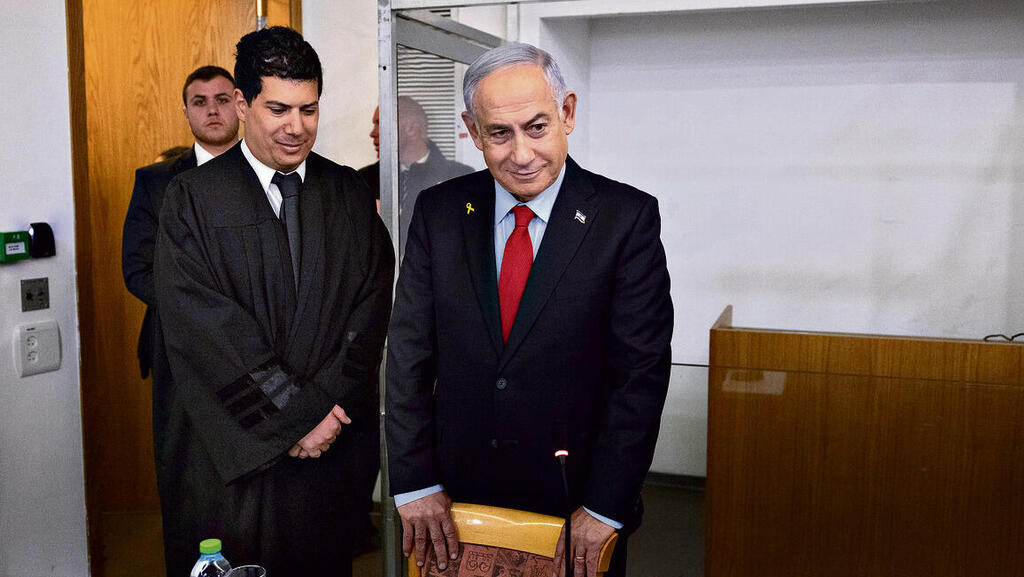 נתניהו וסנגורו עו"ד חדד בבית המשפט, אתמול | צילום: מוטי מילרוד yk14273150