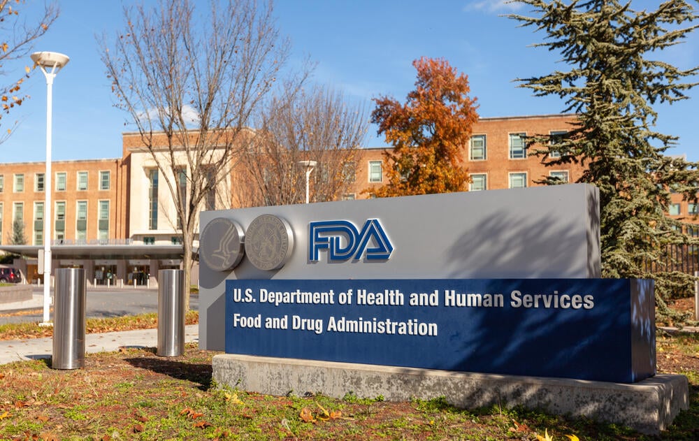 הטיפול בטסטוסטרון לנשים לא מאושר על ידי ה-FDA, נשים שעושות את הטיפול מסתמכות על התוצאות שבשטח (צילום: JHVEPhoto / Shutterstock.com) FDA מנהל המזון והתרופות בארה"ב