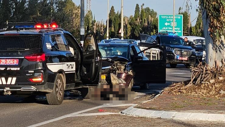 רגע נטרול המחבל. נסע 4 ק"מ ונתפס רגע נטרול המחבל בזירת פיגוע הדריסה בצומת כרכור
