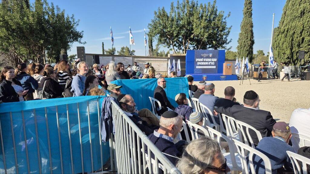 Segregated sitting in the audience (Photo: Shilo Freid) טקס ההשבעה של חטיבת החשמונאים באנדרטת קברות המכבים במודיעין
