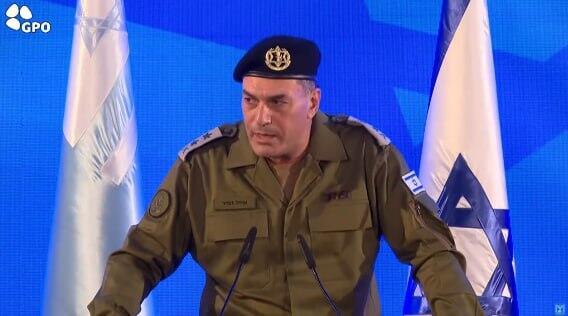 "המשימה טרם הושלמה, חמאס עדיין לא הוכרע". זמיר בטקס החילופים בקריה (צילום: לע"מ) הרמטכ"ל הנכנס, אייל זמיר, בטקס הענקת הדרגות