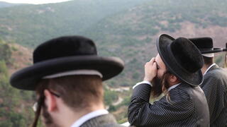 חסידי תולדות אהרן בהר מירון
