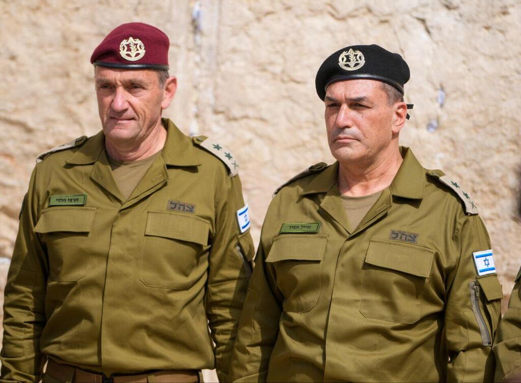 צילום: שלו שלום הרמטכ"ל הנכנס אייל זמיר ומשפחתו ברחבת הכותל המערבי