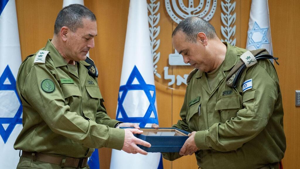 הרמטכ"ל וסגנו החדש (צילום: דובר צה"ל) אלוף תמיר ידעי נכנס לתפקיד סגן הרמטכ"ל