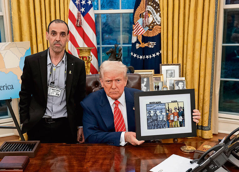 לא מחפש מלחמה, מחפש דילים: טראמפ עם שורד השבי אלי שרעבי, שלשום | צילום: הבית הלבן yk14286021