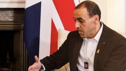 אלי שרעבי עם ראש ממשלת בריטניה, קיר סטארמר