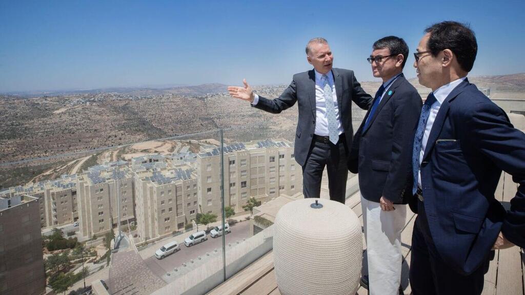 Bashar al-Masri with investors in the West Bank (Photo: Facebook) בשאר אל מסרי