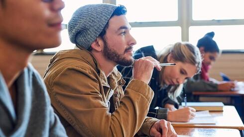 AI era: students who use it vs. those who don’t