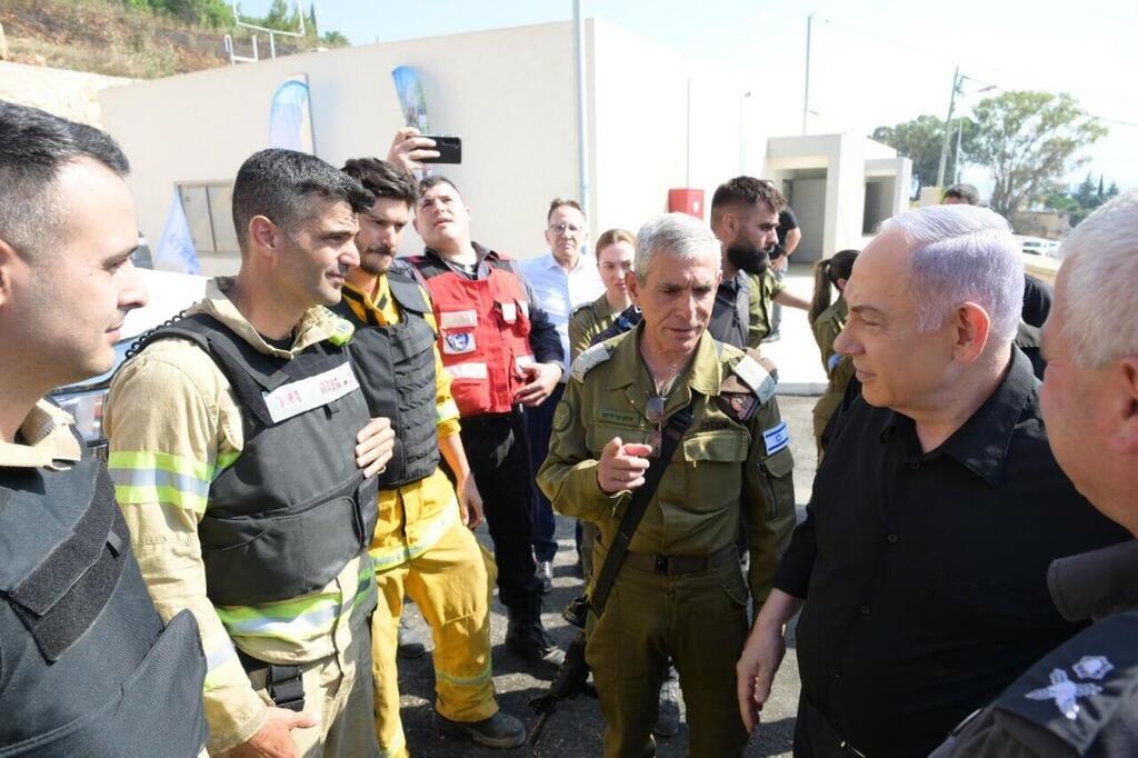 "שיבוא עם השרים, אנשים עוזבים את העיר וחבל". נתניהו מסייר בקריית שמונה, מרץ (צילום: עמוס בן גרשום, לע"מ) רא שהממשלה בנימין נתניהו, בסיור בקריית שמונה
