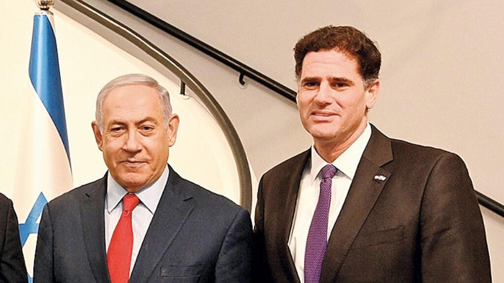 "בעסקה הראשונה נוצר נרטיב כאילו דרמר ונתניהו הצילו את המצב, אבל שום דבר מהותי לא השתנה" ( צילום: Matty Stern/U.S. Embassy Jerusalem) רון דרמר ובנימין נתניהו