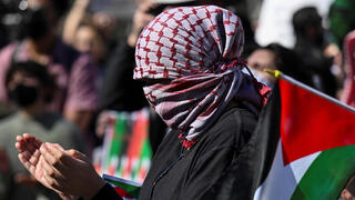 הפגנה פרו-פלסטינית בעד מחמוד חליל מנהיג המחאה ב אוניברסיטת קולומביה ב ניו יורק ארה"ב 11 במרץ