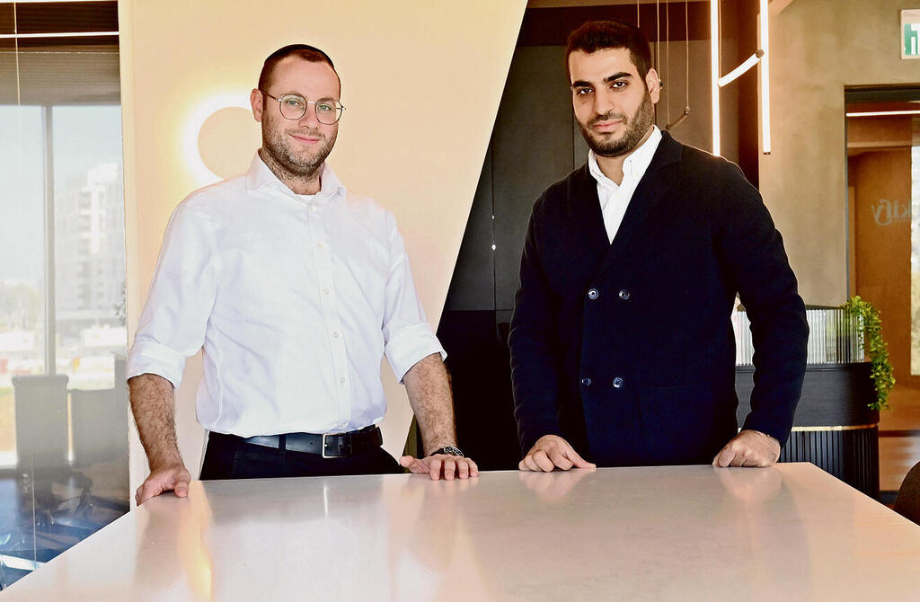 דניאל כהן (מימין) ואשר שטיינברג. "במוקדם או במאוחר מישהו יחקה אותנו. זה גורלו של סטארט־אפ, ולכן אנחנו משתדלים לרוץ כמה שיותר מהר" | צילום: קובי קואנקס yk14291987