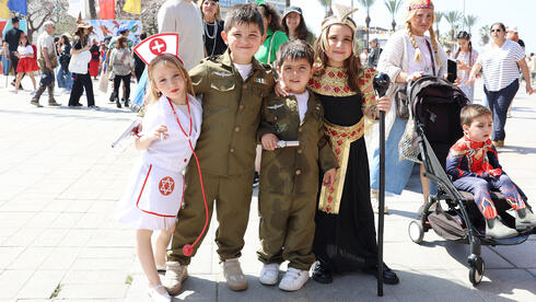 Oil in disguise: risks in cheap costumes