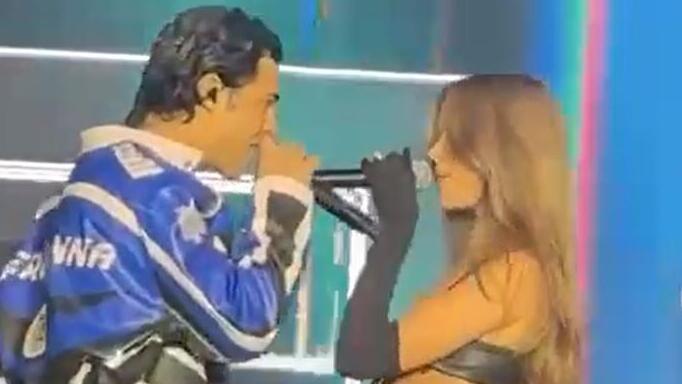 מרגי ואנה זק במסיבת הפורים של וויז