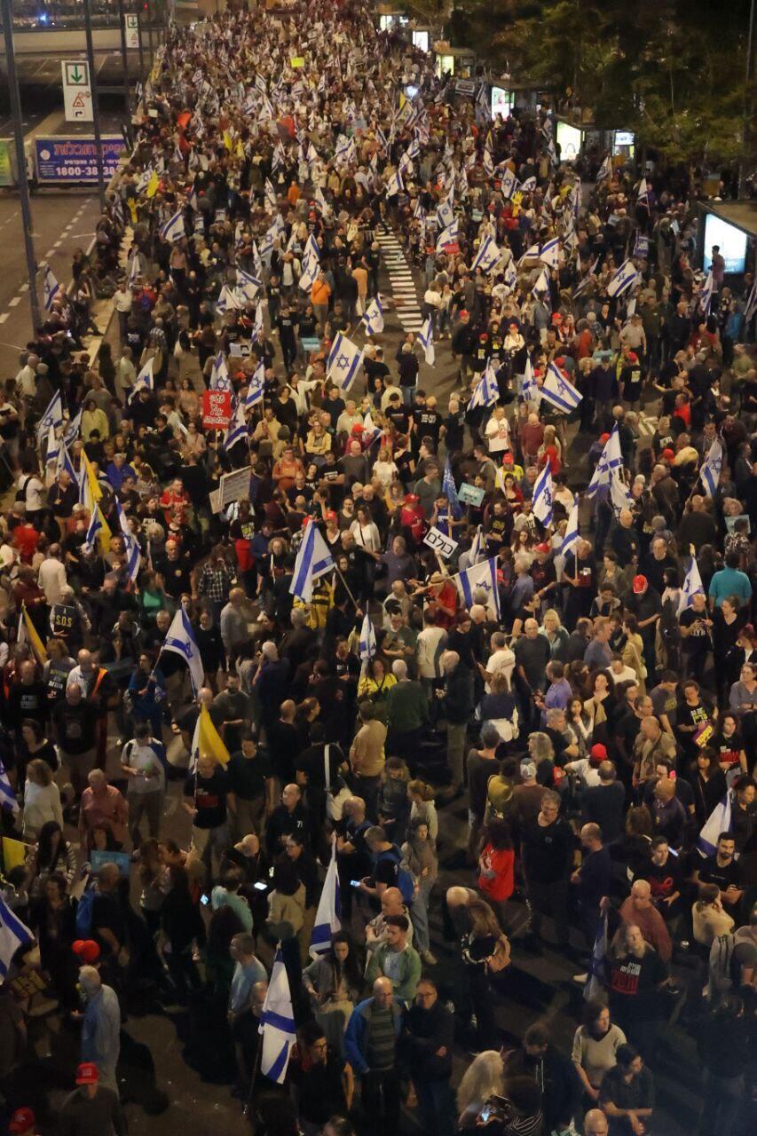 צילום: מוטי קמחי הפגנה להחזרת החטופים בדרך בגין