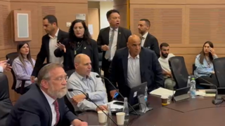 העברת תקציבים בוועדת הכספים, חברי האופוזיציה נטשו את הדיון