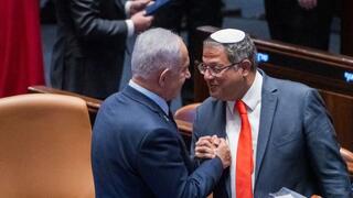 רה"מ בנימין נתניהו ואיתמר בן גביר במליאת הכנסת -  השבעתו של בן גביר לחזרה לממשלה