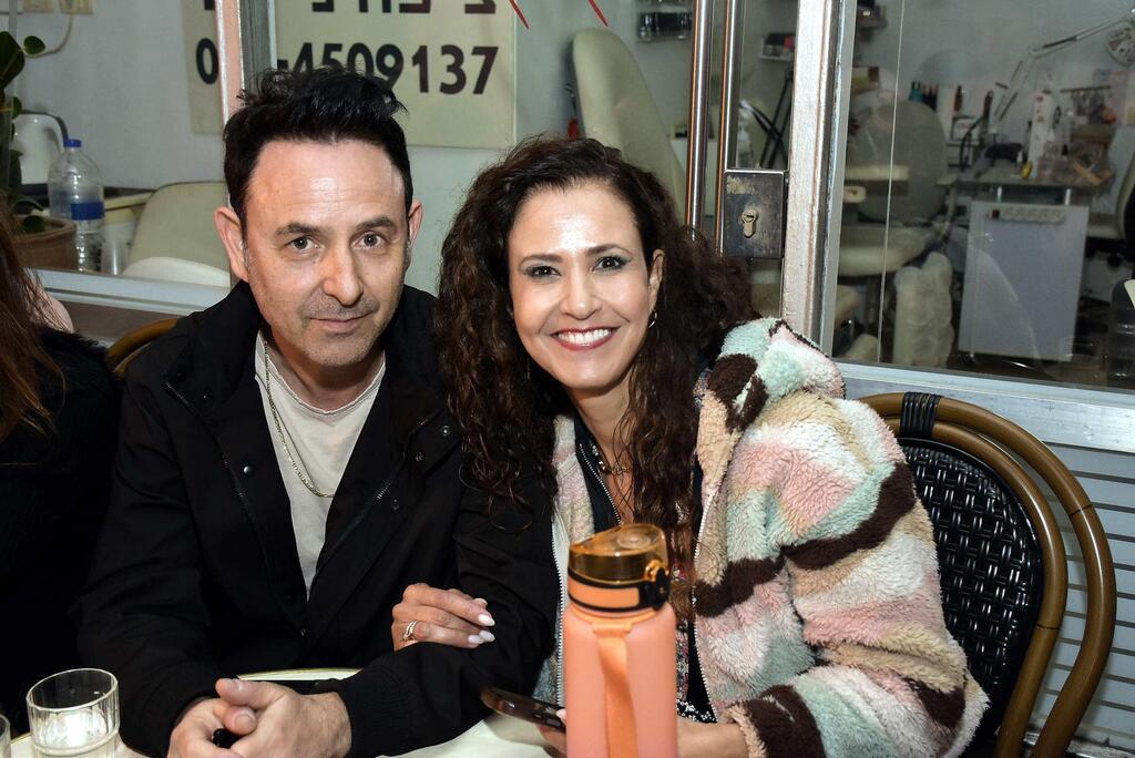 אז מי היו הפאוור קאפל של הלהקה? אלינור אהרון וניר גבע (צילום: אמיר מאירי) פפראצי לא כולל שירות 2025