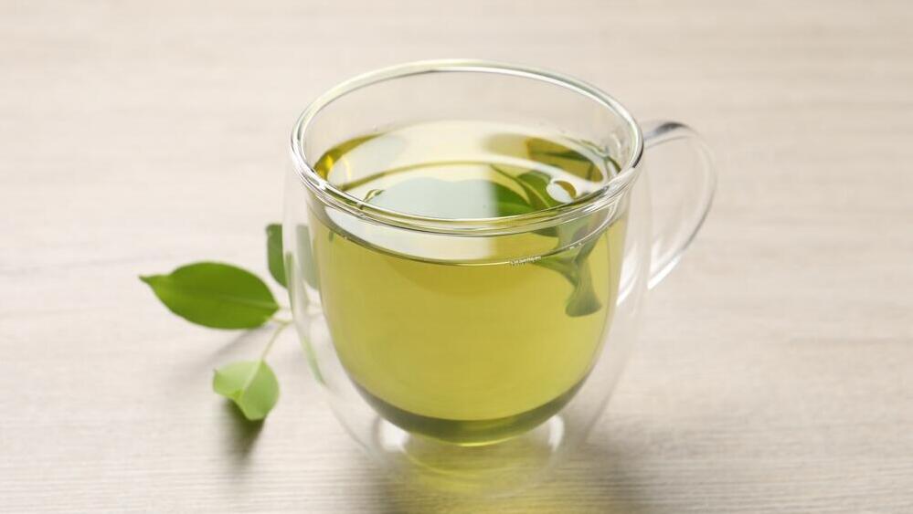 משקה פלאים. תה ירוק (צילום: New Africa/Shutterstock) תה ירוק