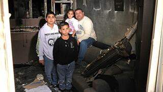 משה (אושיק) צרפתי עם ילדיו מאור, איתי ושילת